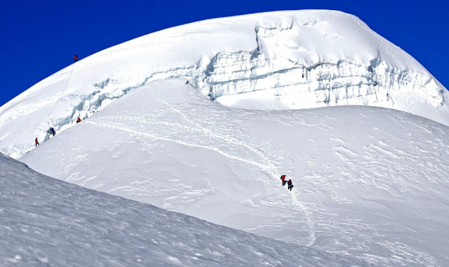 Chulu East Peak Climbing