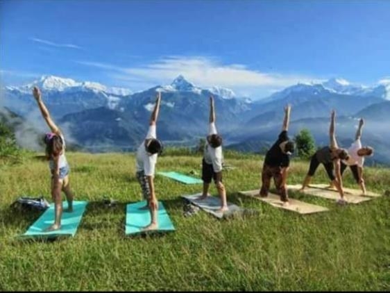 yoga trekking in nepal