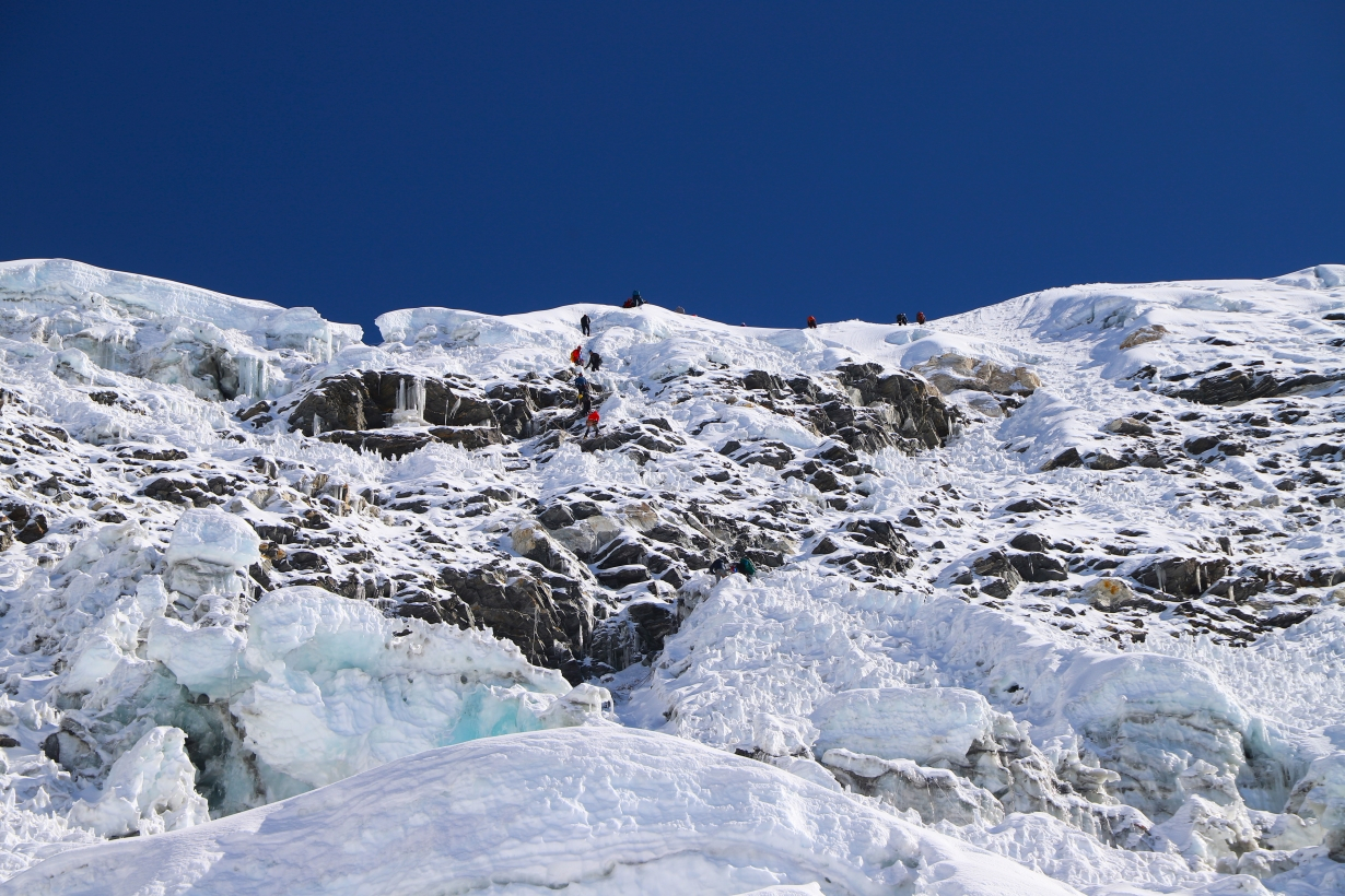 Saribung Peak Climbing