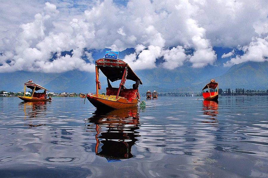 Tour to Kashmir with Golden Triangle